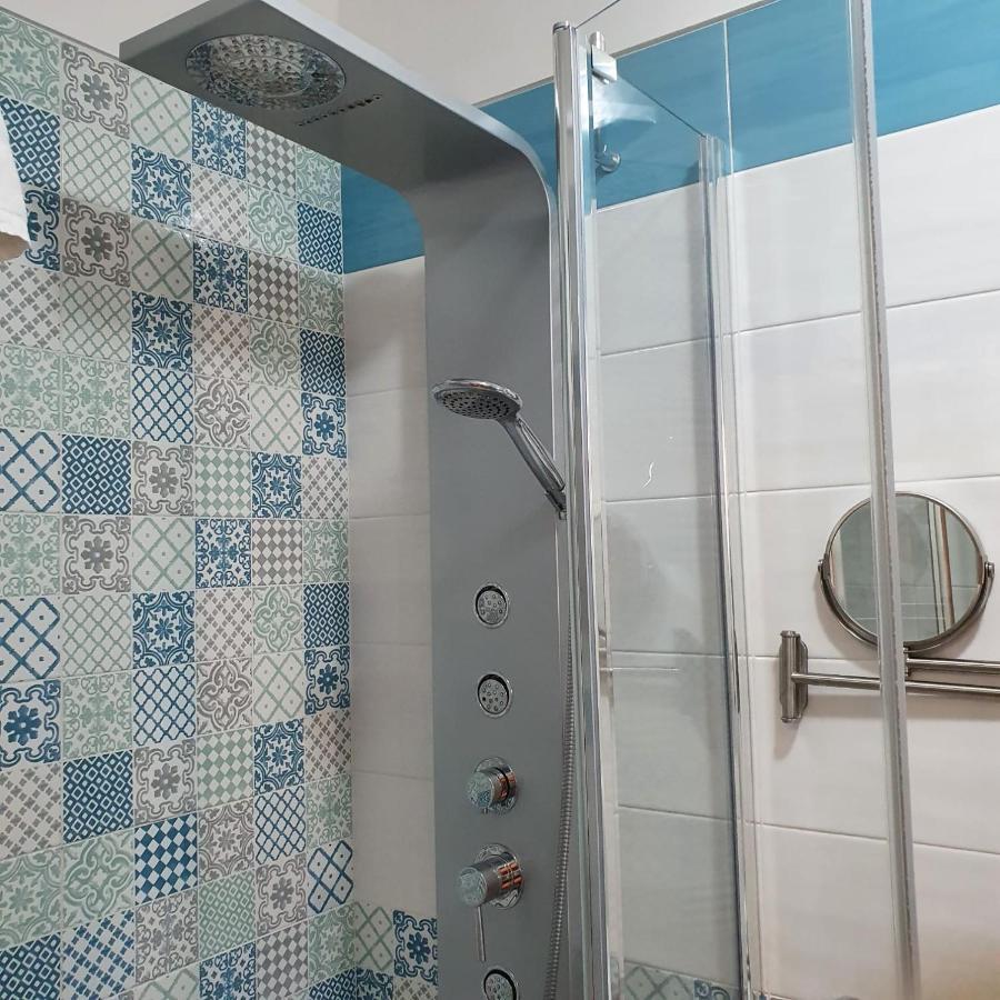 Vittoria Guest House Salerno Exterior foto