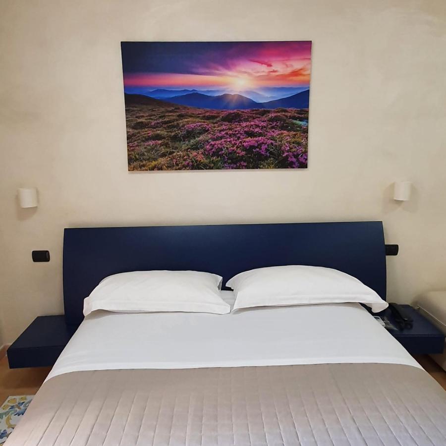 Vittoria Guest House Salerno Exterior foto