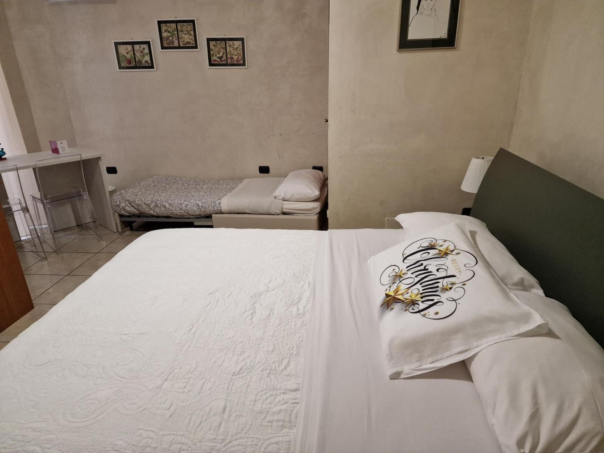 Vittoria Guest House Salerno Exterior foto